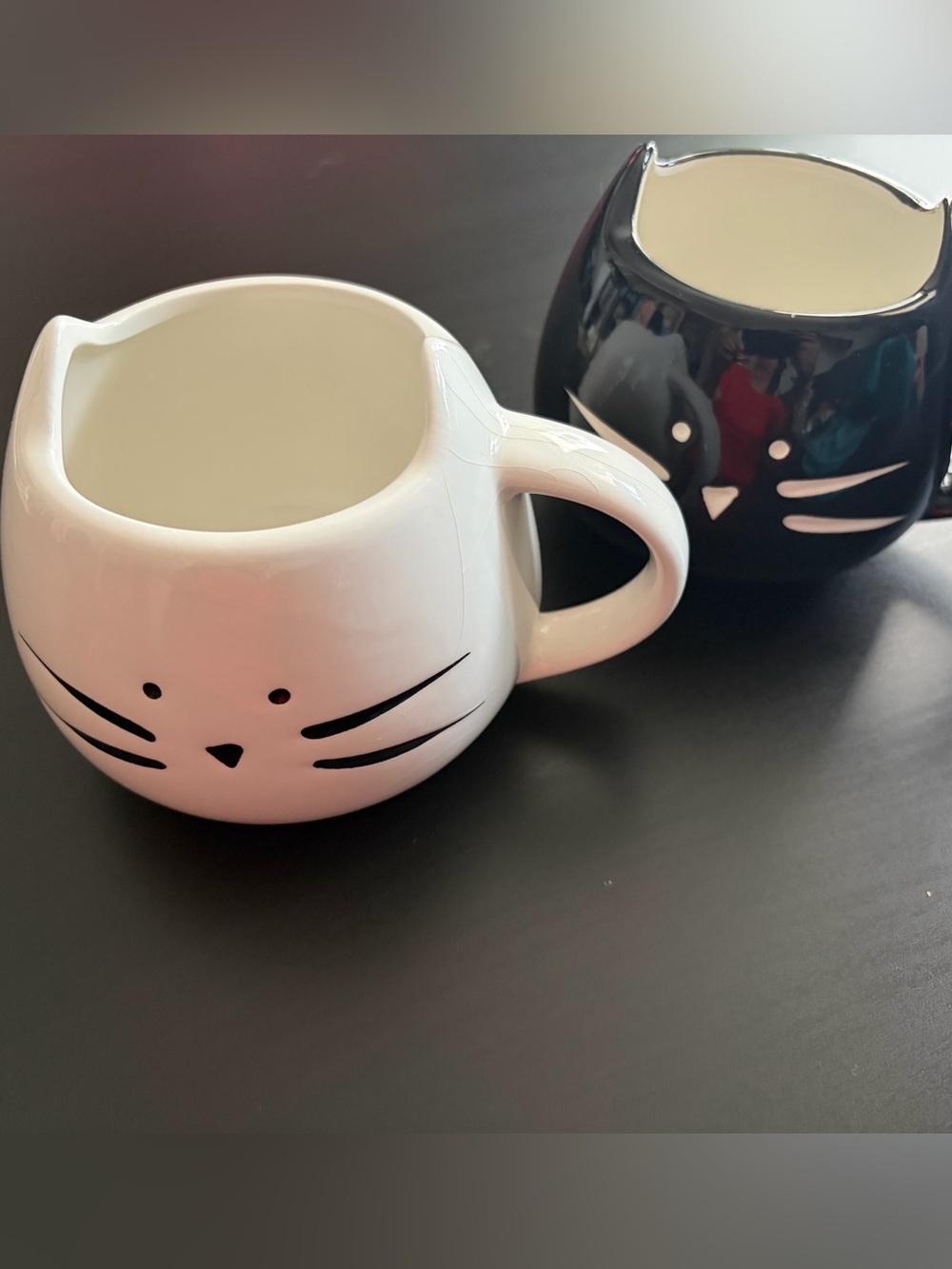 Cat cups